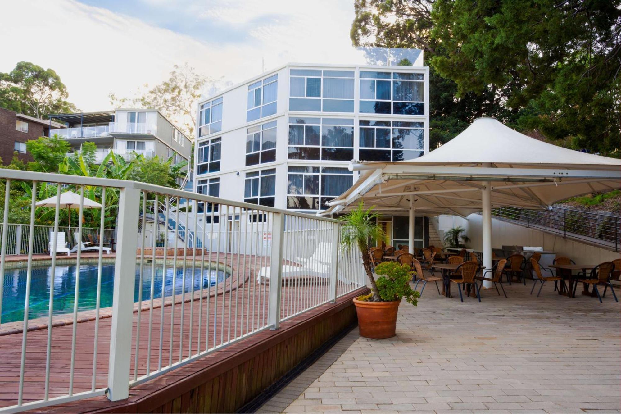 Mirage Hotel Newport Bagian luar foto